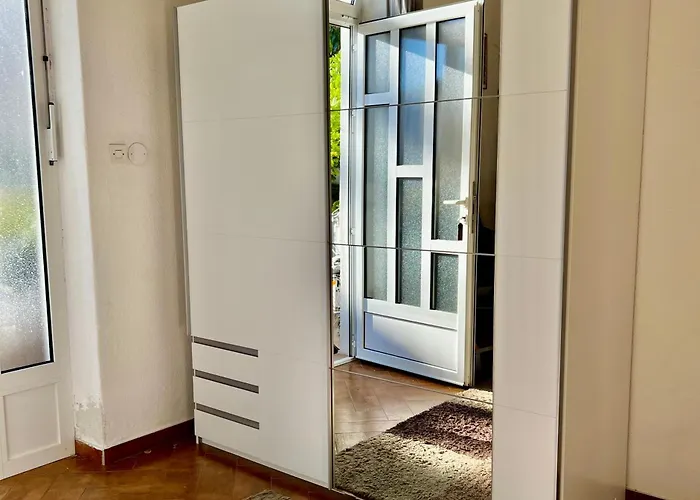 Jure Apartment Makarska